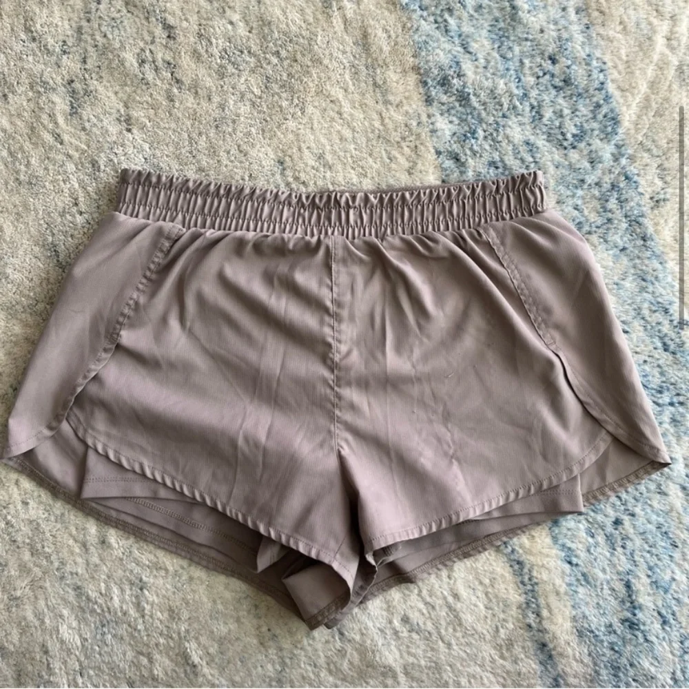 Girlfriend Collective Trail Shorts - Picture 1 of 7